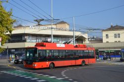 Obus Bratislava Skoda Trolleybus vor dem Bahnhof Bratislava Hlavna stanica