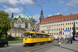 Straßenbahn Dresden Tram CKD Tatra T4D am Dresdner Zwinger 